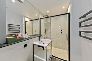 Shower Room- click for photo gallery
